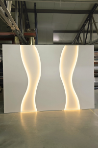 Biała podświetlana ścianka dekoracyjna 5-elementowa Velia RGB + White LED
