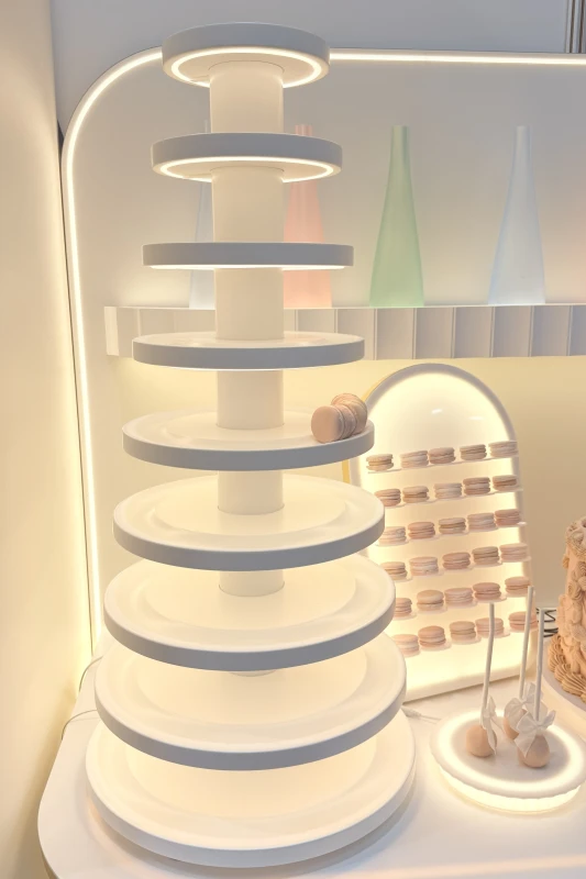 Podświetlana wielopoziomowa patera deserowa Luna Macaron 9 White LED na makaroniki